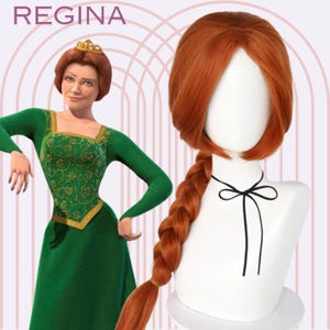 Peut inclure: Perruque rousse tressée, présentée sur une tête de mannequin. La coiffure imite un personnage de dessin animé populaire. L'image comprend également un personnage portant une robe verte.