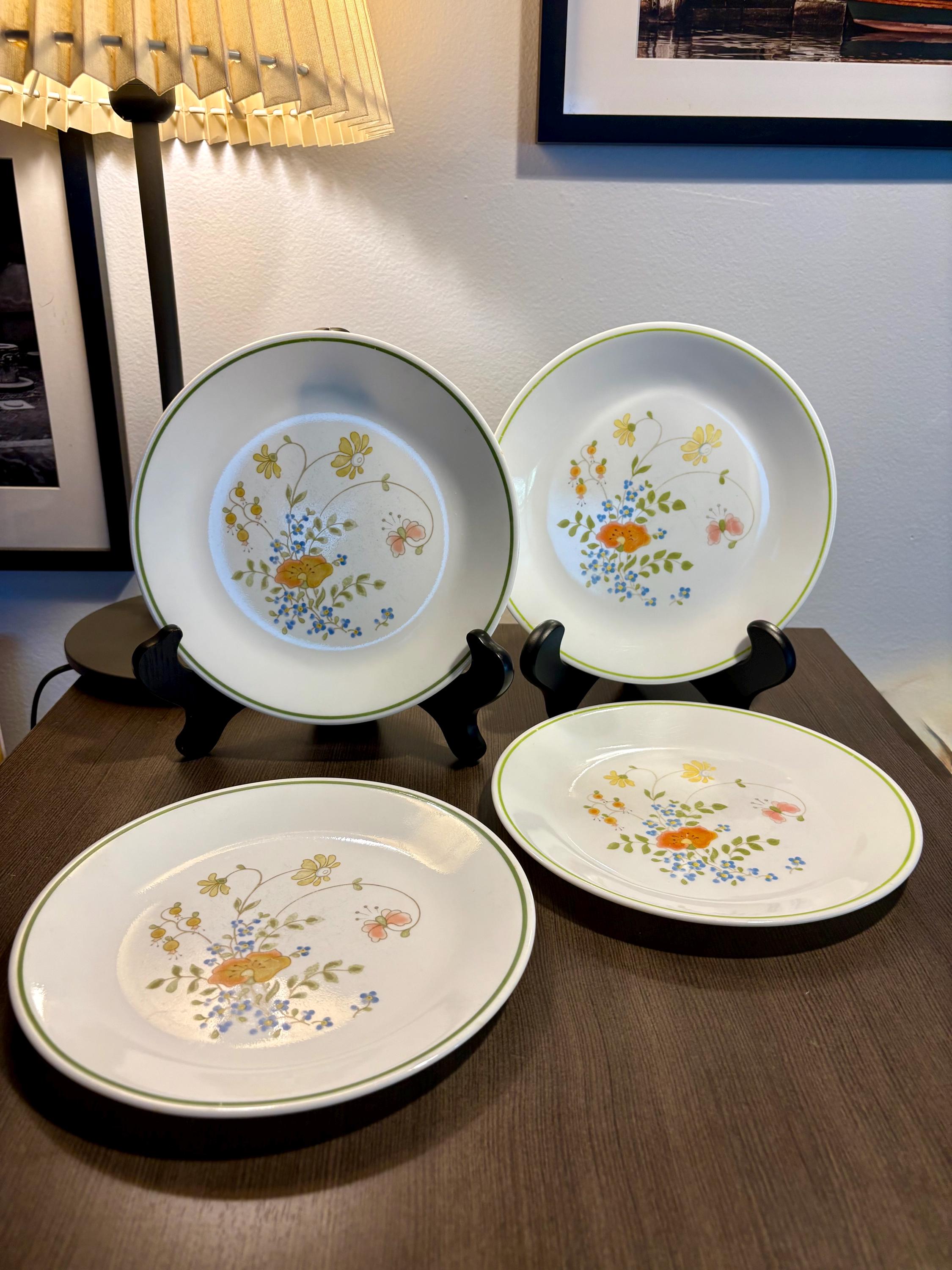 Corelle Poppy Crockery Set CORELLE Poppy Print 16-piece Dinnerware