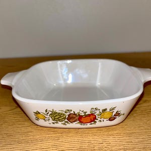 Vintage CorningWare “Spice of Life” Petite Casserole Dish – 1 3/4 Cup (P-41-B)