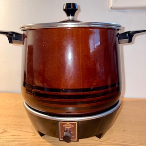 Vintage West Bend Lazy Day Slow Cooker (Model 5225) – 6 Quart Brown Enamel Crock Pot