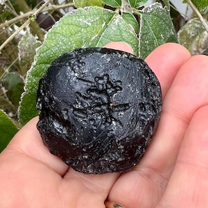 Indochinite Tektite, Black Tektite