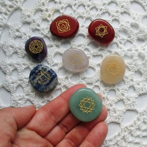 Chakra kit, 7 Chakra Stones Set with Engraved Chakra Symbols