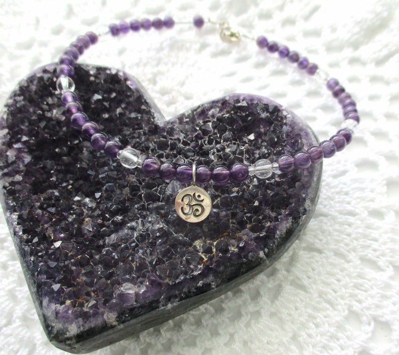 Sterling Silver OM Charm Anklet with Amethyst /& Quartz Crystal