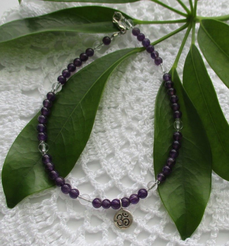 Sterling Silver OM Charm Anklet with Amethyst /& Quartz Crystal