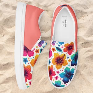 Tropische Slipper aus Canvas für Damen | Sommer-Sneaker mit Hibiskusblütenmuster | Bunte Strandschuhe | Leichte Urlaubsschuhe Bild 5
