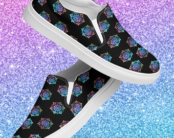Zapatos de invierno con diseño de copos de nieve para mujer, de lona negra con estampado colorido, suela de goma fácil de usar, estilo casual y cómodo.