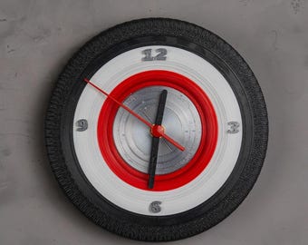 Orologio con pneumatici stampato in 3D: decorazione per garage e caverne