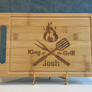 Gift for DAD, King of the grill cutting board, Custom engraved cutting boards, Grilling gifts, BBQ Gifts Personalized Cutting Board,