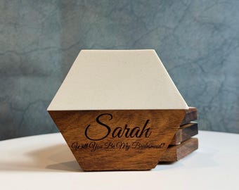 Juego de posavasos de madera grabada y mármol, regalo personalizado para anfitriona