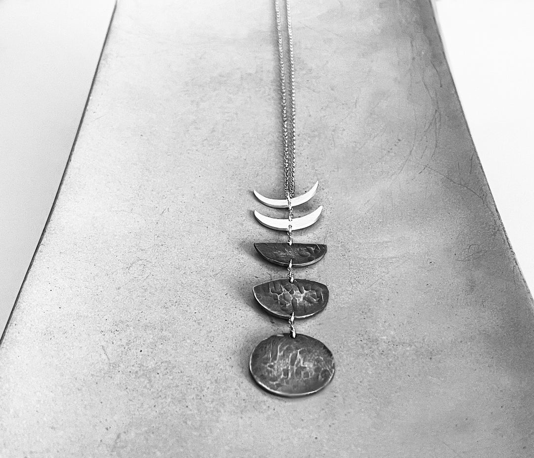 MOON ROTATION NECKLACE