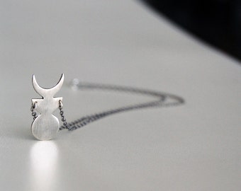 Moon Symbol Moon Phases Necklace
