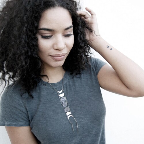 Collier éclipse lunaire de lune de sang - Phases de lune