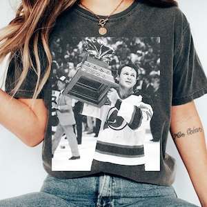 RIP Claude Lemieux Conn Smythe MVP Vintage Shirt, 1965 2026 Hockey Legende Gedenk-T-Shirt, NJ Teufel Tribute Fan Geschenk, Ruhe in Frieden Bekleidung
