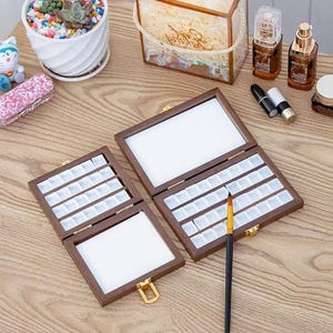 24-Grid Watercolor Paint Box / Walnut Paint Box / Portable Wooden Box / Gift for Artists / wood container