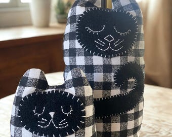 Upcycled Gingham Cat Bookends: Folk Art Kitten Shelf Sitters