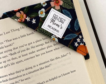 Reading Gift for Mom, Corner Fabric Bookmark for Mom, Do not disturb, Mom’s Reading, Mother’s Day gift, gift under 10, gift for teacher mom