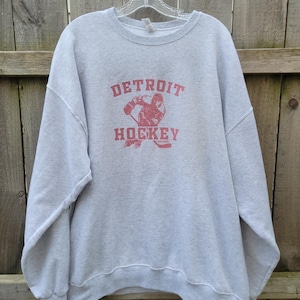 Vintage Style Detroit Hockey Red Wings Shirt