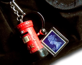 Dark Purple Machin Stamp Zipper pull - upcycled British definitive, Queen Elizabeth II
