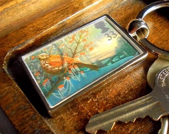 Redwing & Berries Keyring - Woodland Wildlife, upcycled 1992 GB postage stamp