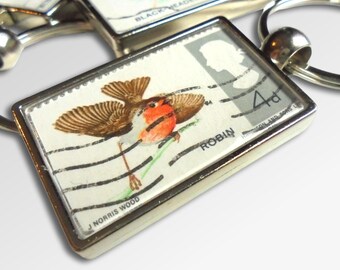 European Robin Keyring, made with real stamp from 1966 British Birds Series