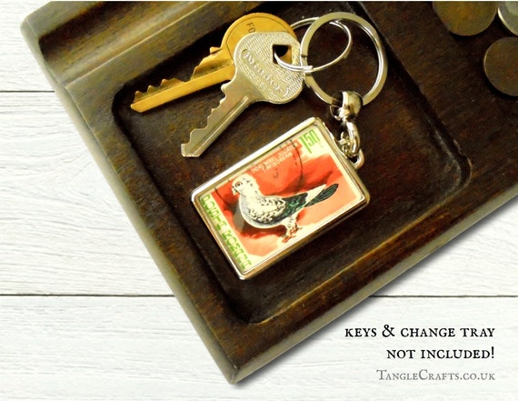 Pigeon keyring shop