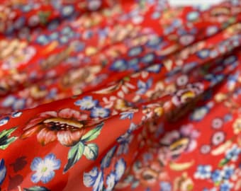 Włoska jedwabna tkanina charmeuse: Wzór z dzikimi kwiatami – Haute Couture