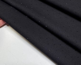Włoska tkanina dżinsowa z kryształkami: czarna - materiał na jeansy designerskie