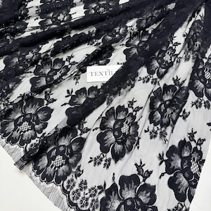 Lace in beautiful flowers, Hught Quality French Lace Solstise, Designer stretch Lace, Luxury Lace, Dressmaking guipure - Black flower