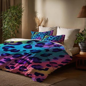 Rainbow Leopard Print Duvet Cover Set, Multicolor Gradient Animal Bedding Set with Pillowcases, Soft Microfiber Bed Cover for All Seasons.