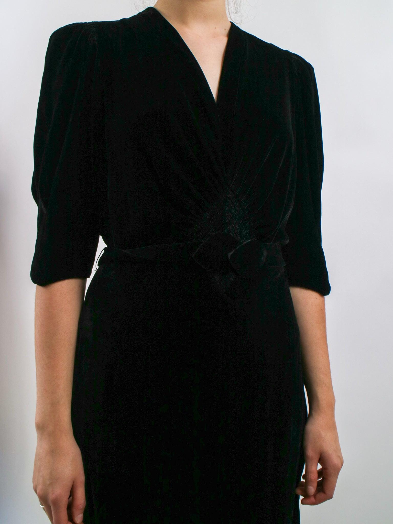 Small 1930s Dress Formal Black Silk Velvet Keyhole Neckline Evening Gown