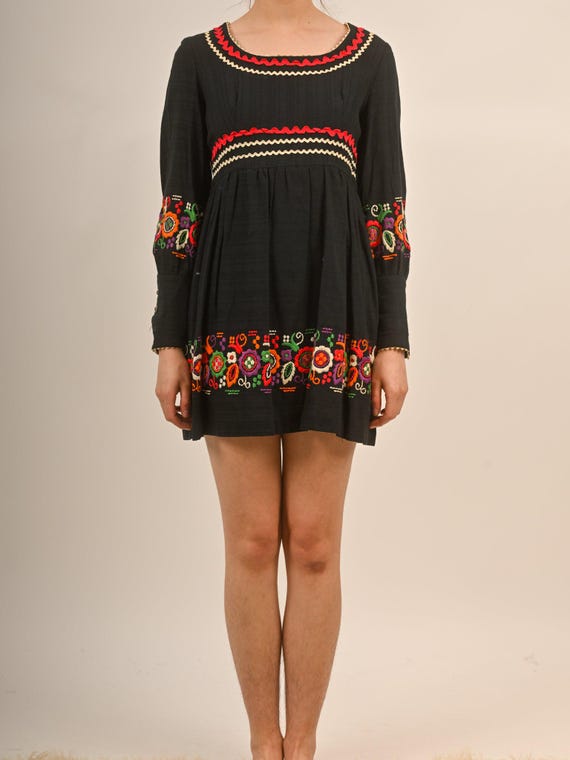 1960s Black Embroidered Mini Dress With Ric-Rac Trim V098