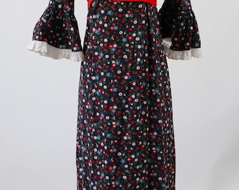 1970s Homemade Cotton Floral and Heart Print Maxi Dress V040