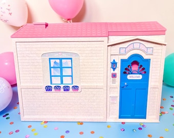 Vintage Barbie-Goldlok Toys Geoffrey Dollhouse 1990's