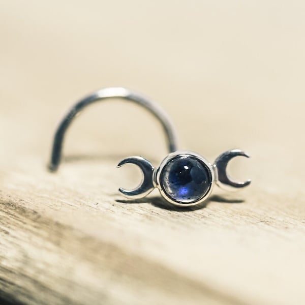 Mystic Moon Phase Nose Stud Featuring a Labradorite with a Stunning Flash (3mm Cabochon)