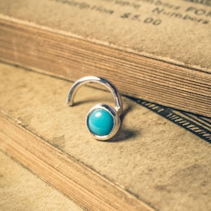 Simple Silver and Turquoise Nose Stud (4mm Cabochon)