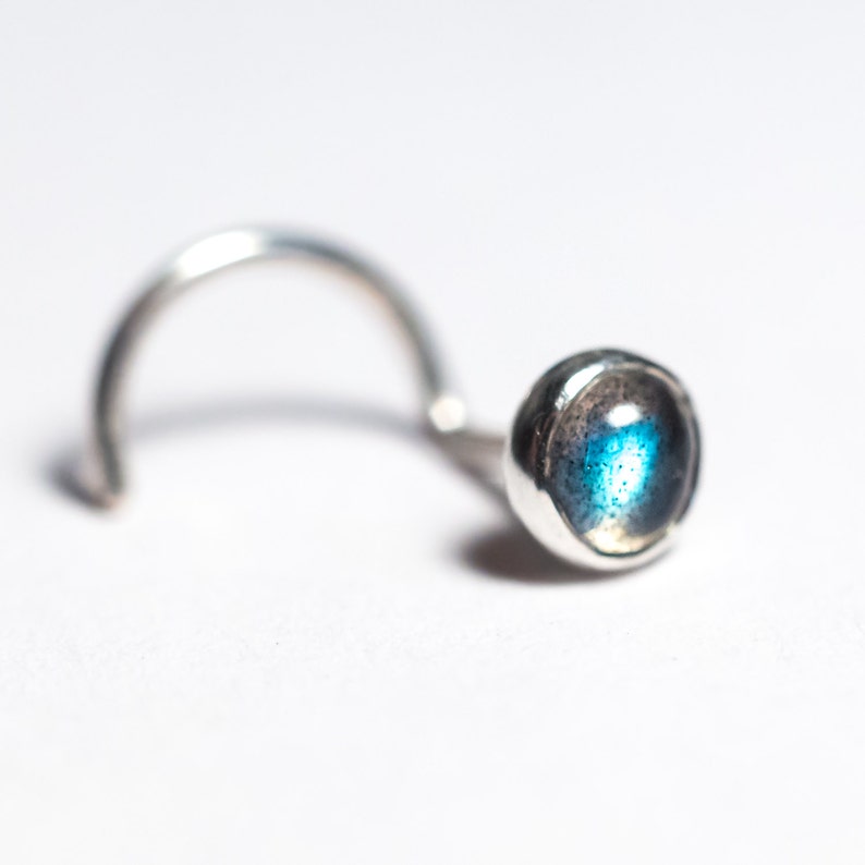 Marisol Bezel Stud 4mm main image 1