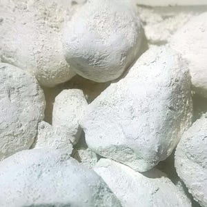 Edible chalk WATER (lumpy chalk, very loose, tastes like whitewash) - 70-110 grams