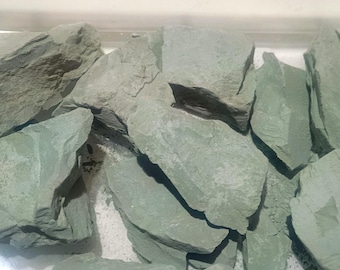 Natural Cambrian clay (food grade, 70-110 gram piece)