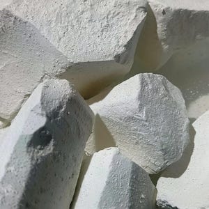 Natural chalk SEVRYUKOVO (lumpy chalk, sweet, tastes of cardboard and wet whitewash, faint crunch) - 70-110 grams
