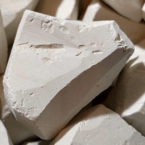 Argile naturelle Astana IDEAL (qualité alimentaire, pièce de 70 à 110 grammes)
