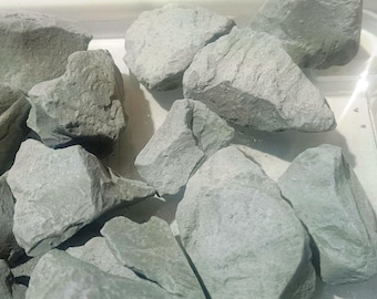 Argile naturelle bleue d'Uzbek (comestible, légèrement salée, morceaux de 70 à 110 grammes)