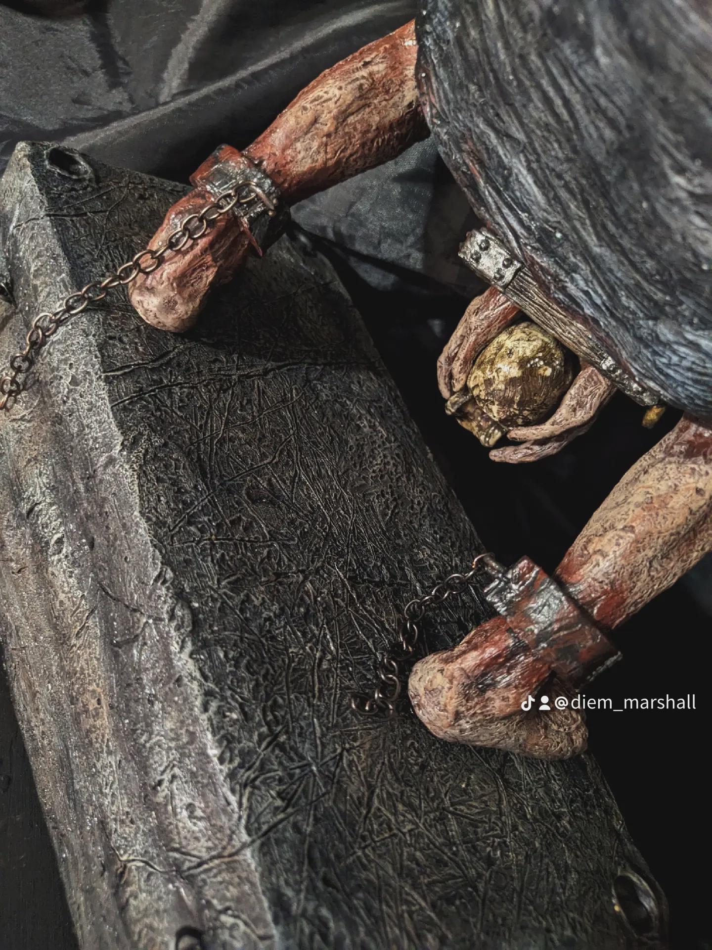 Lisa Trevor Statue Handmade | Resident Evil Figure 39cm | Mansion