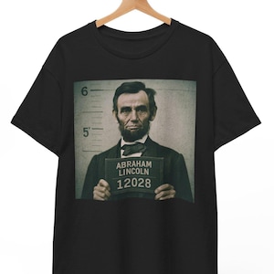 Camiseta con foto policial de Abraham Lincoln, divertida camiseta con meme histórico para hombre y mujer, camiseta con gráfico de presidente retro, regalo para aficionados a la historia, política