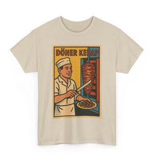 Maglietta unisex con fumetto retrò Döner Kebap / Maglietta grafica vintage con eroe del cibo di strada / Divertente stile turco / Regalo per lui / Snack audace