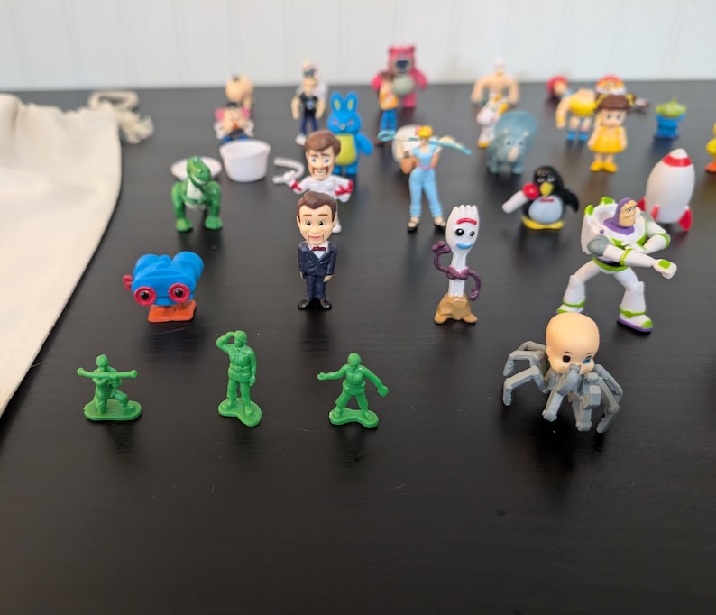 Minifiguras de Toy Story de 36 unidades con bolsa personalizada imagen 8
