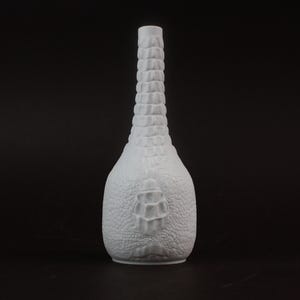 Vintage 1960s AK Kaiser West Germany Bisque Porcelain Vase | Reptile Skin Relief Texture | Mid Century Modern | 20cm Tall