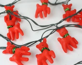 Luci a stringa vintage anni '90 a forma di cervo in velluto rosso • Programma luci lampeggianti • 34 lampadine • Spina europea • Decorazione natalizia retrò • Luce natalizia kitsch
