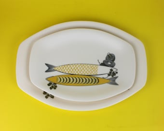 Vintage 1960s Bessemer Melmac Fish Serving Platters – Retro Yellow Black Mid Century Picnicware