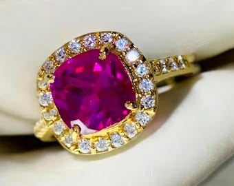 Anello con alone di rubino in argento sterling placcato oro