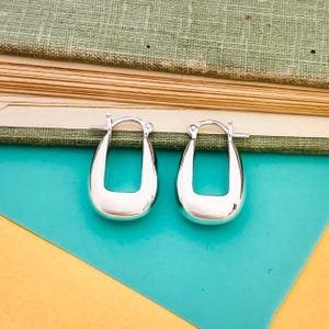 Sterling Silver Huggie Earrings Small Hoop Earring Polished Hoops Everyday Earrings for Women Chunky Hoop Earrings Classic Hoops